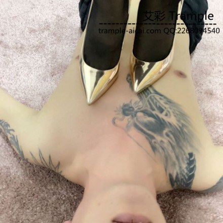 【VIVI】内裤塞嘴高跟鞋全体重残忍踩踏