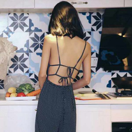 新人歆凝暴跳踩头踢裆