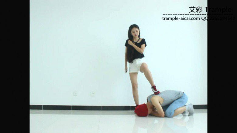 老师天依女主暴打小流氓！开启女子防身术！