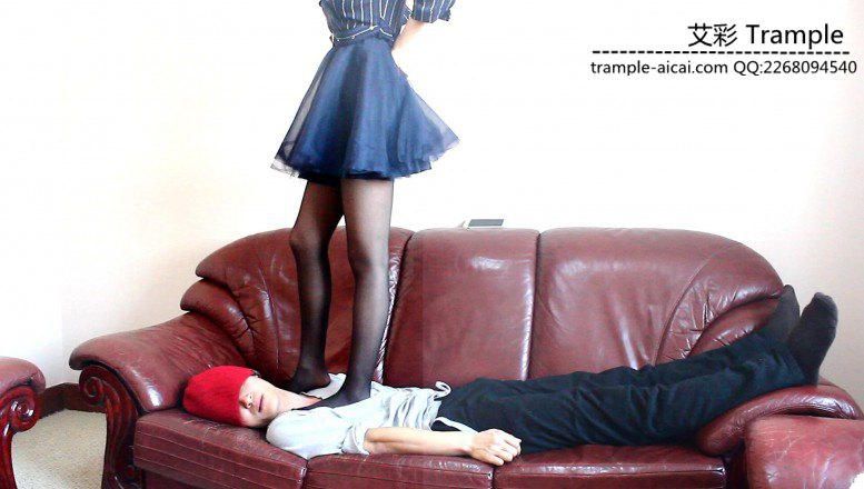 车模炎主黑丝践踏身体下体膝盖全体重跪身！