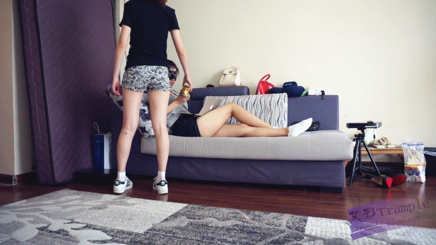 『小妮女女』校花迷药收拾学霸