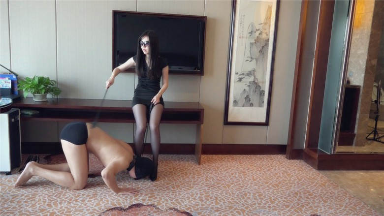 『灵魂女主』灵魂S黑丝高跟调教