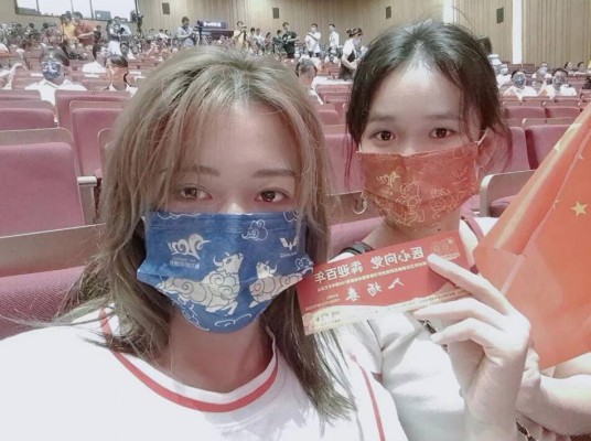 【00后蕬小乃】女M舔原味肉丝 深喉玩弄