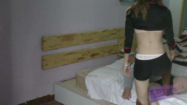 跆拳道美女揉虐不老实的奴