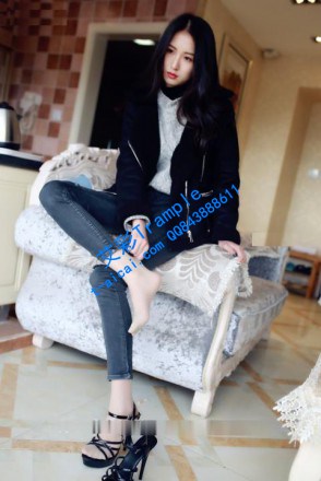 气质御姐长腿高跟丝袜小脚