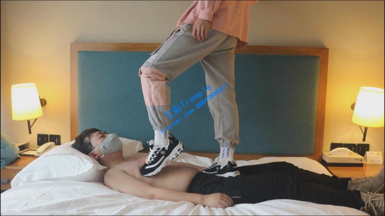 篮球姐姐斯凯奇与肉体的接触 YC-200114-2