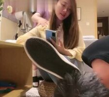 【一嬛女王】当着素人的面羞辱老狗 bf18029