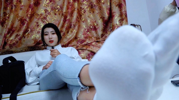 【校园女流氓】安诺羞辱贱狗清理臭鞋pov