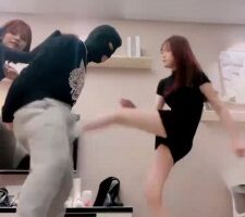 【秋秋】双S多双鞋暴力踢踹【双视角版】 bf21709