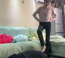 【素人星探】素人S骑马/丝袜塞嘴套头 bf24339