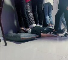 【精神小妹】6S素人学生-全体重踩踏-运动鞋+棉袜 bf26040