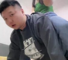 【素人星探】骑马遛狗/高跟肉丝踩踏/虐乳臭脚捂脸窒息 bf26618