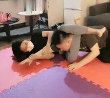 【小劳拉】瑜伽女神腿绞窒息专场 bf33696