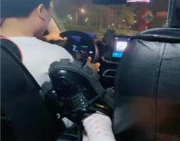 【不知名美女】车内开发网约车司机 JS23101760