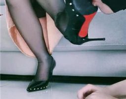 【银河S】迷恋黑丝高跟美腿的狗  JS231027