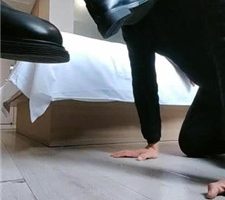 【草莓诺伊】棉袜黑丝脚闻舔/耳光/人肉坐垫 bf37771