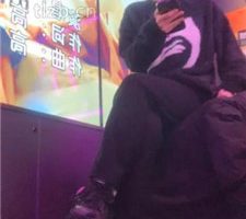 【娩娩大魔王】KTV虐废奴-人肉座椅/耳光/舔脏鞋白袜【完整版】 bf37903