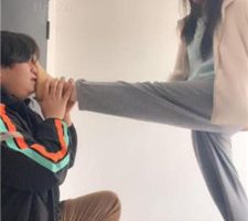 【素人挖掘机】户外开发-双素人-小白鞋脏棉袜辱-被无情取笑 bf38786