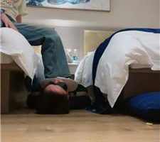 【小林小s】嘴叼袜子/臭脚踩地毯狗 JS240405-5