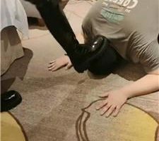 【青岛00后大学生】绿帽狗咀嚼tt/靴子踩虐/耳光/脏鞋底摩擦器 JS240409-8