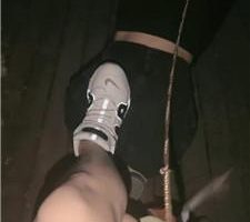 【甜野大王】户外遛狗爬行/碾压踩狗爪/舔船袜裸足 JS240512-5