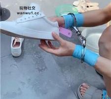 【瑞拉】踩在奴的肩膀上监督犬刷鞋/鞭打 JS240822-27