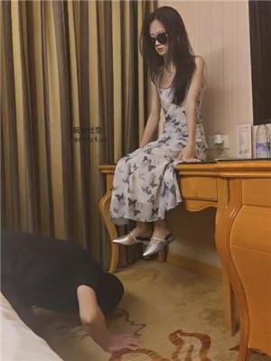 【九儿】长裙气质姐姐-跪舔脏鞋裸足 bf43873