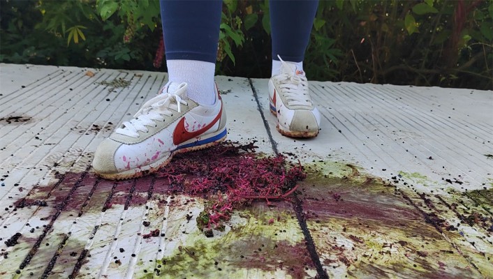 【大美】运动鞋户外爆汁踩浆果（声控福利） YC-240818-2