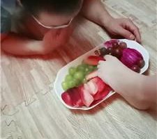 【黎大夫】双S-踩踏水果喂食 JS240829-17