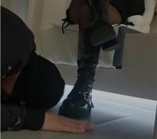 【甜沁】桌底视角-踩踏鞋底喂食【双视角版】 JS241018-7