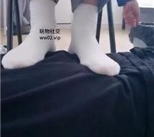 【上海汤圆】近距离白袜脚踩虐 JS241104-6