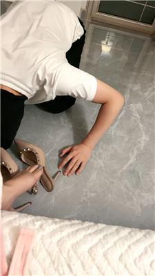 【葡萄】跪舔铆钉鞋肉丝jio/脚喂酸奶 JS241120-19