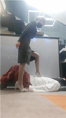 【诗琪】高跟全体重踩踏/伺候沐足-赏赐洗脚奶 bf47252