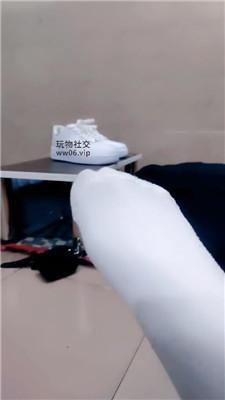 【奇了怪了】原味白袜脚踩虐家奴 JS241125-17