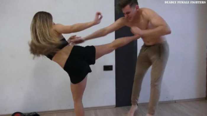 外国帅哥被活活打死 O-210730-7