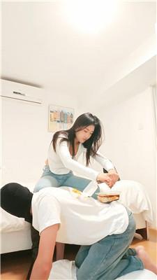 【亿姐】物化坐垫伺候我就餐/闻舔长靴白袜 JS241207-48