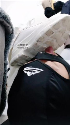 【玥野兔】沉浸式清理超脏鞋底 JS241210-46