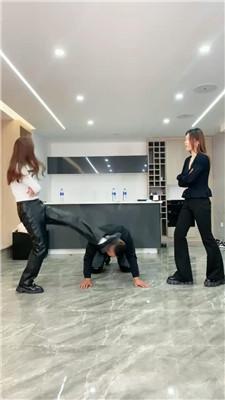 【麋鹿银儿】双S暴力踹头/踩踏脚耳光 bf48075