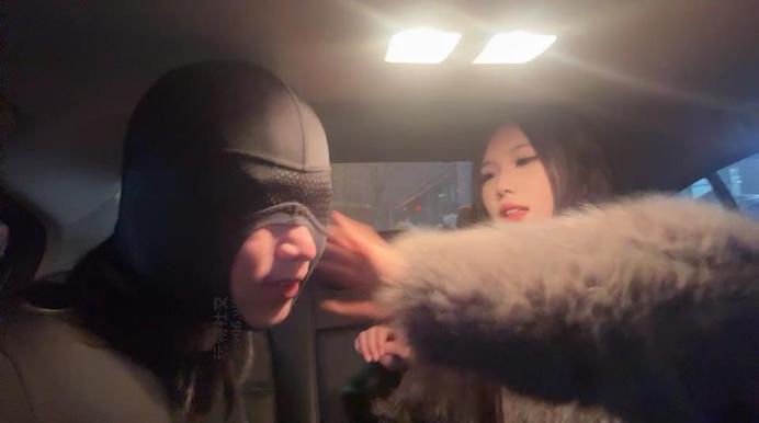 【素人挖掘机】开发素人车内调-抽耳光揪耳朵/雪地靴踩【完整版】bf48185