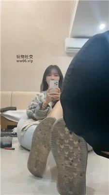 【路子】沉浸式舔御姐S的脏鞋臭脚 bf48776