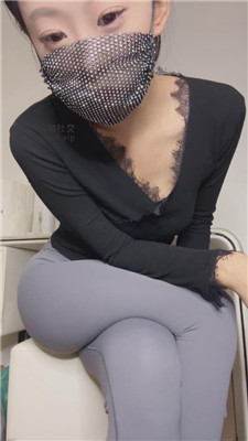 【雅雅】美臀+后背视角裸足    241230-5