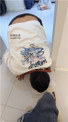 【艾斯】伺候女友约会回家-舔脏鞋臭白袜 JS250102-25