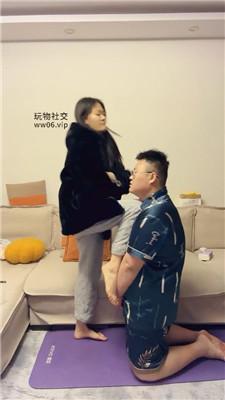 【埋汰】玉足跳踩/脚丫恋足狂舔 JS250111-1