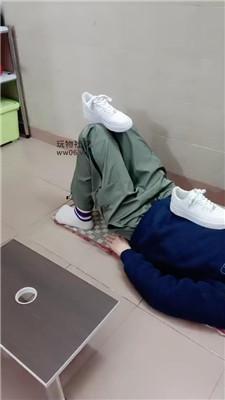 【奇了怪了】空军一号虐-坐脸窒息/踩踏 JS250113-10
