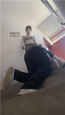 【茉狸】楼道间-超脏小白鞋白袜辱 bf49357