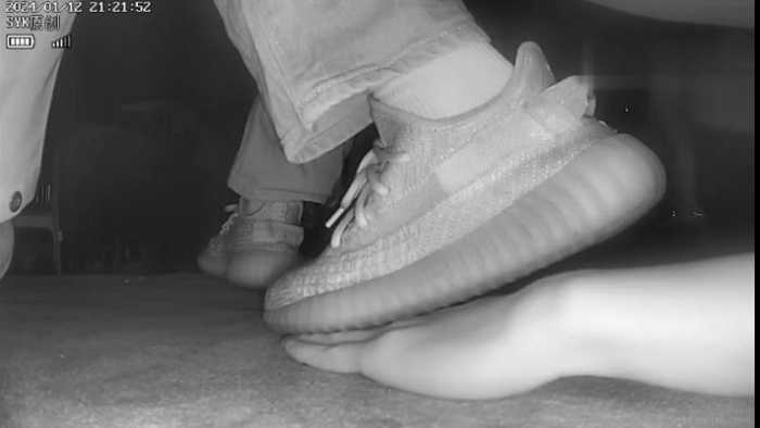 B763 – 无意识椰子小姐姐察觉往后踩手 bf49252