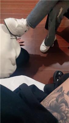 【小凤梨】双S-强迫男友舔闺蜜的鞋袜 bf50165