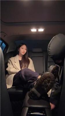 【素人挖掘机】车内调-闻舔臭鞋/玉足狂舔 bf50435