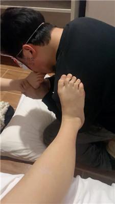 【小凤梨】姐妹花玩虐废物绿帽【双视角版】 JS250219-33