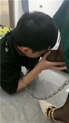 【黑色夫人】铆钉鞋黑丝插嘴恋足 JS250221-6